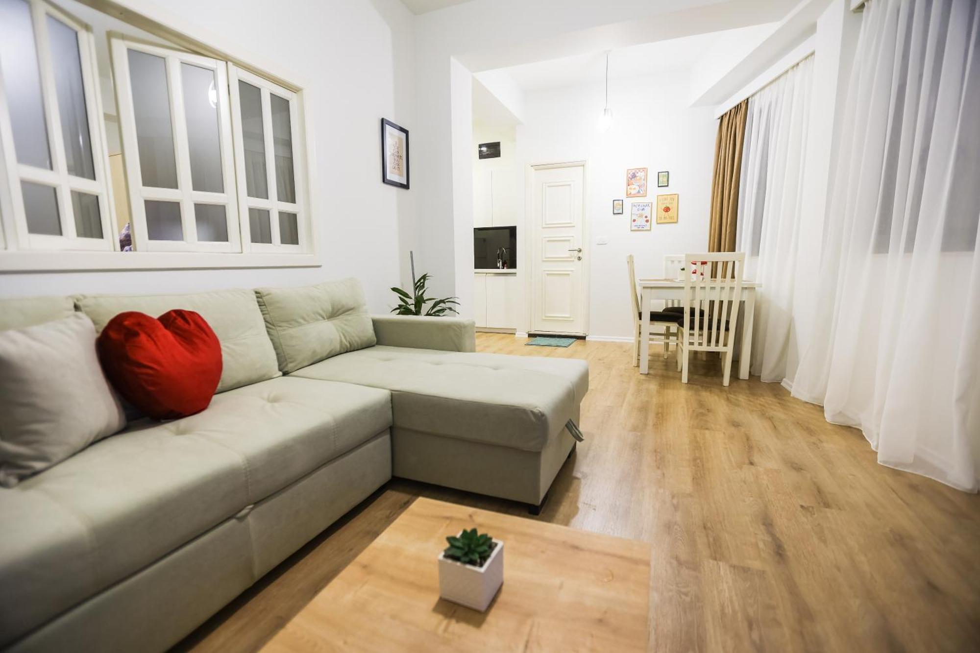 Apartment At Bazaar *