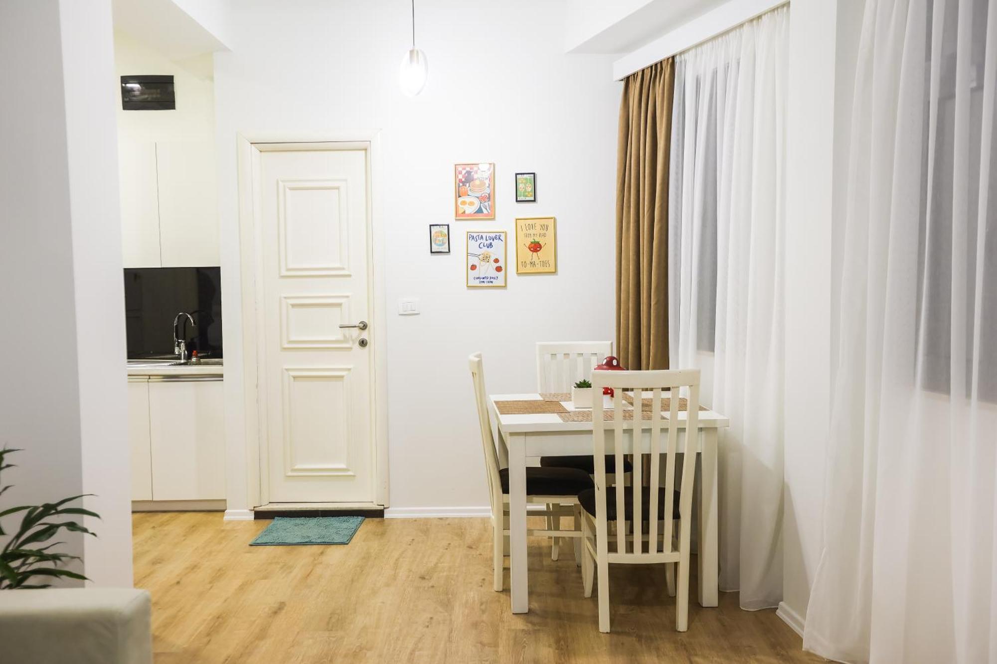 At Bazaar Apartment